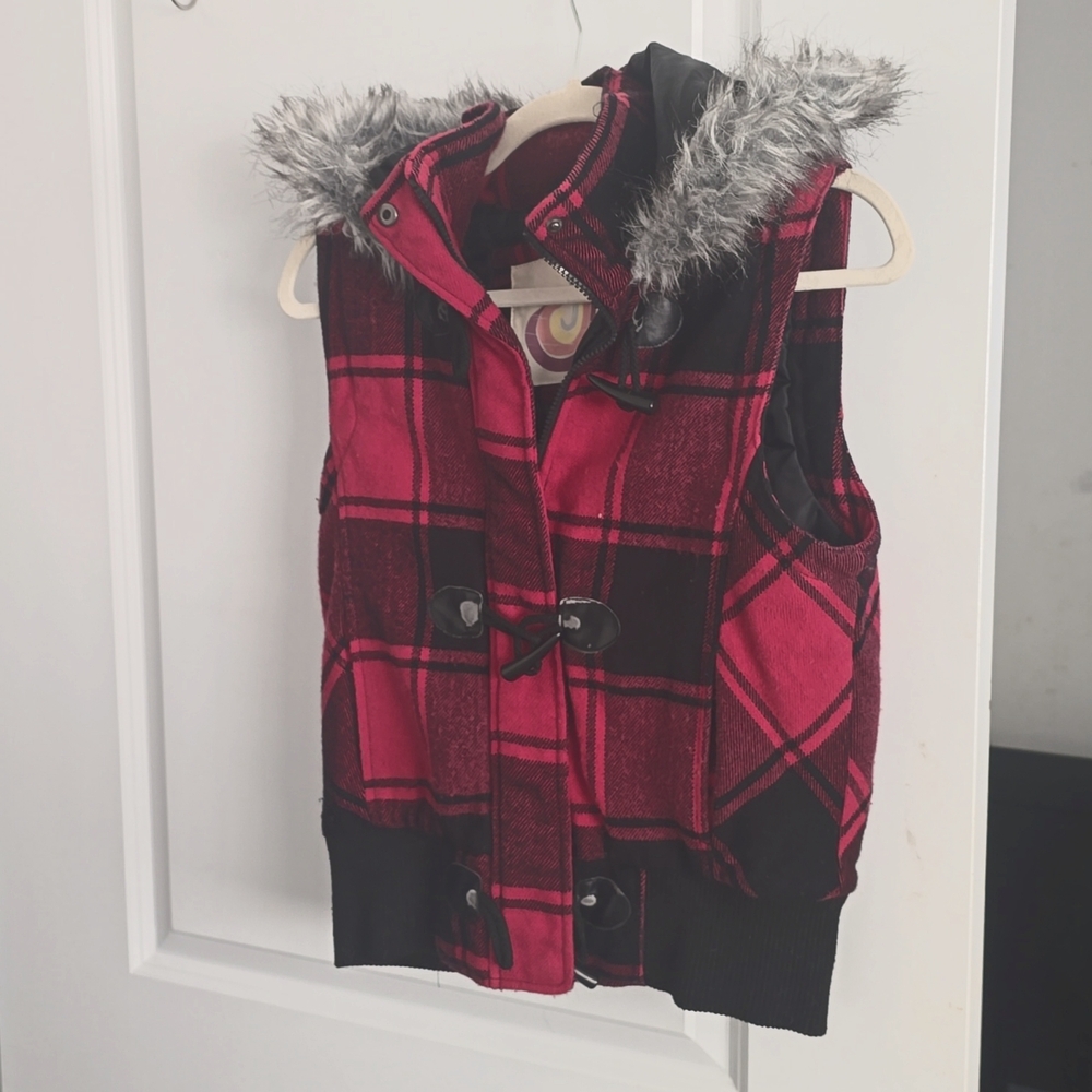 OPI LINED AND INSULATED Flannel hot pink and black plaid vest Girls M (6-8)